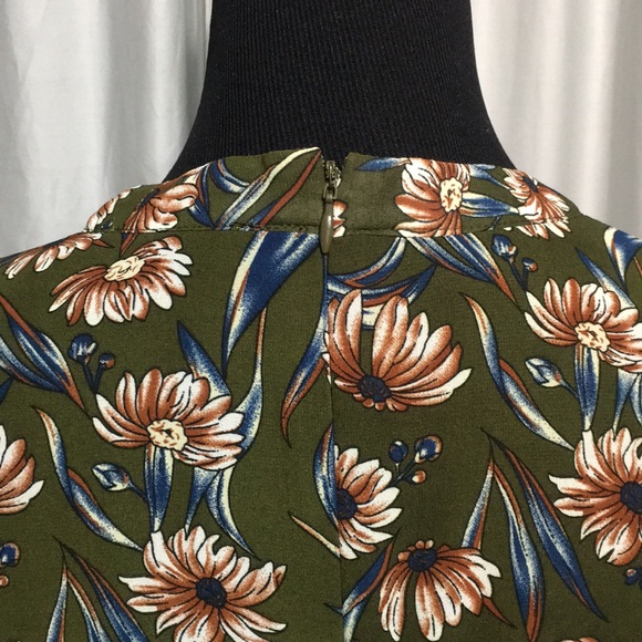 Asymmetrical Ruffle Dress - Picture 6 of 8